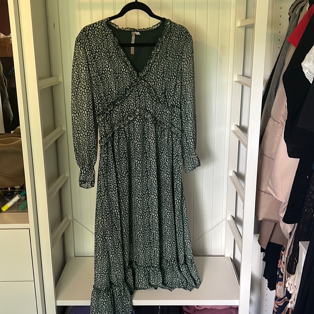 Green flowy Dress